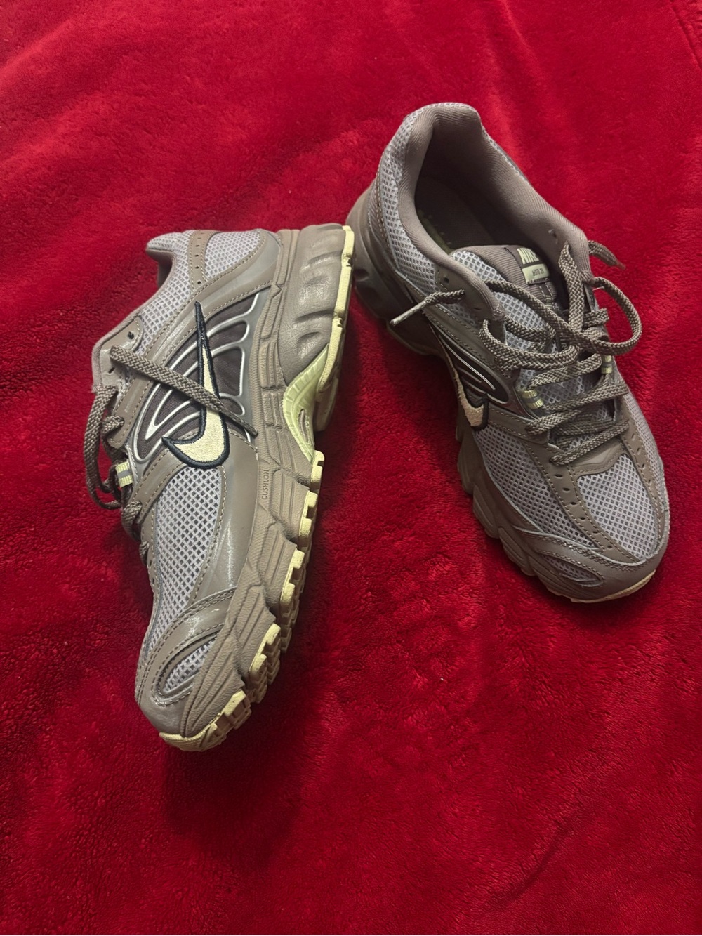 Women’s size 10 used Good condition Nike moto 2k shoes